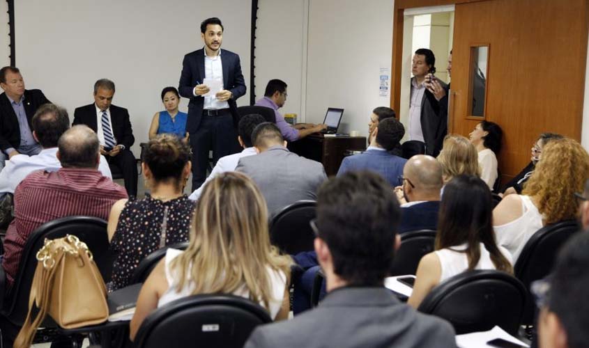 Reunião esclarece determinação do Ministério Público e Tribunal de Contas para implantar folha de ponto eletrônica em Rondônia