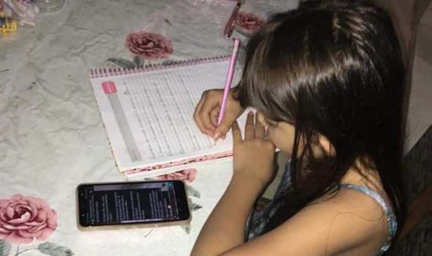 Plataformas remotas e materiais complementares atendem cerca de 80% dos alunos da rede estadual de ensino de Rondônia