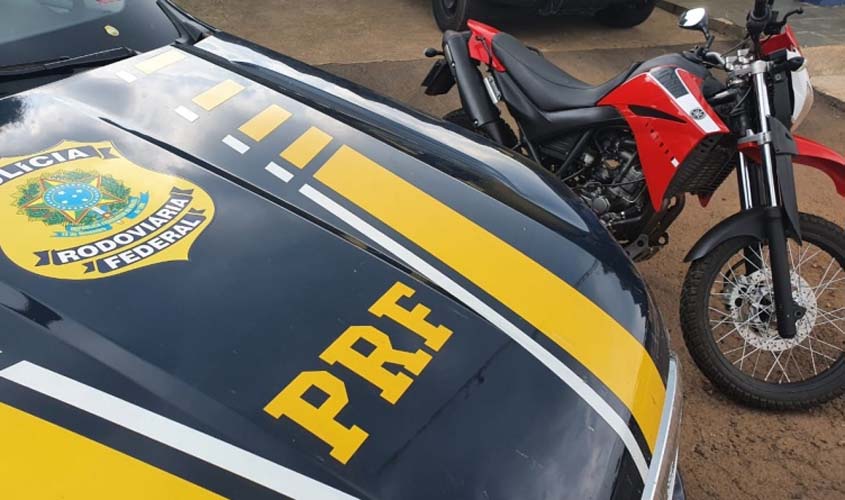 PRF recupera motocicleta com restrição de roubo/furto
