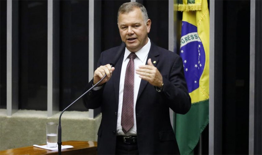 Com Bolsonaro, deputado Lucio Mosquini pede instalação de balsa em Costa Marques por tratado internacional