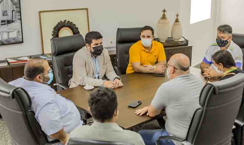 Lideranças de Chupinguaia recebidas na presidência da Assembleia Legislativa