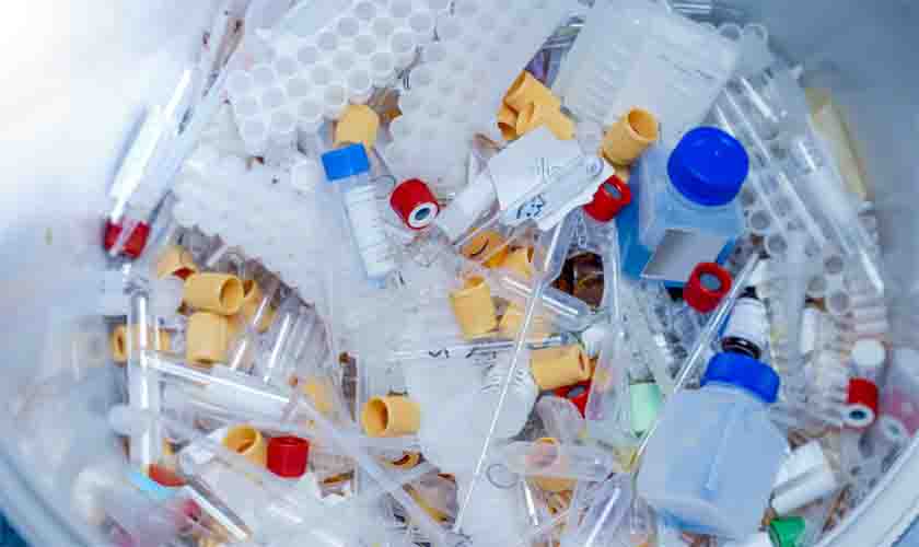 Auxiliar de limpeza de hospital será indenizado por risco de contágio por HIV