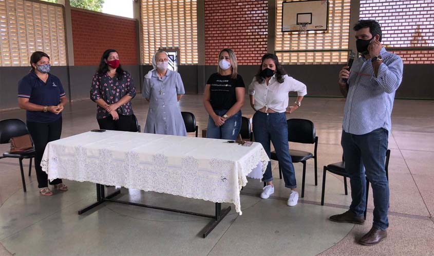 Porto Velho Shopping e Malwee doam máscaras para escola Santa Marcelina