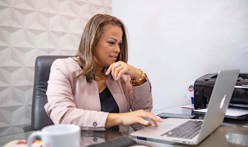 Advogada Márcia de Oliveira encabeça lista sêxtupla para vaga de membro suplente no TRE-RO