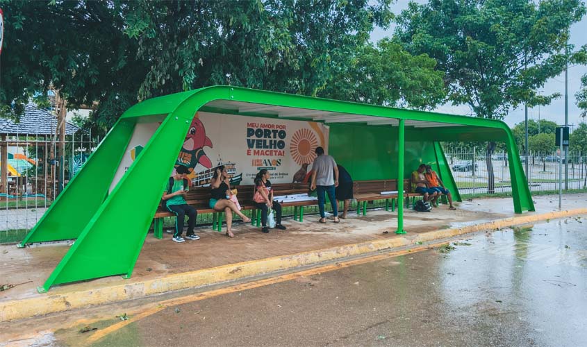 Porto Velho ganha abrigo de ônibus com tecnologia e conforto