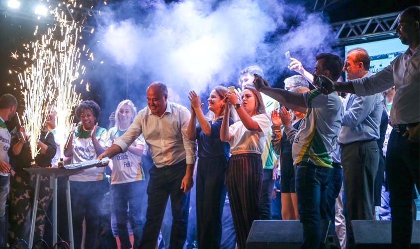 Queima de fogos e shows são atrações na festa de 42 anos