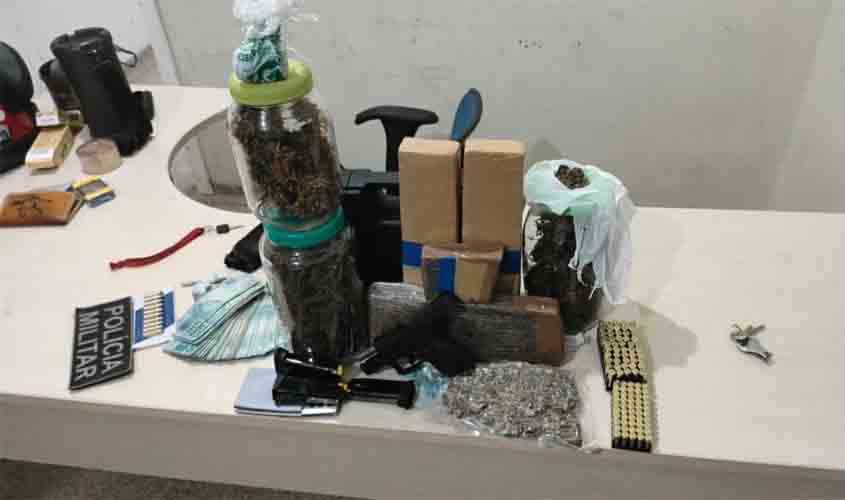 PM apreende quase 5 Kg de Maconha, pistola calibre 9mm e mais de R$ 16 mil reais em dinheiro