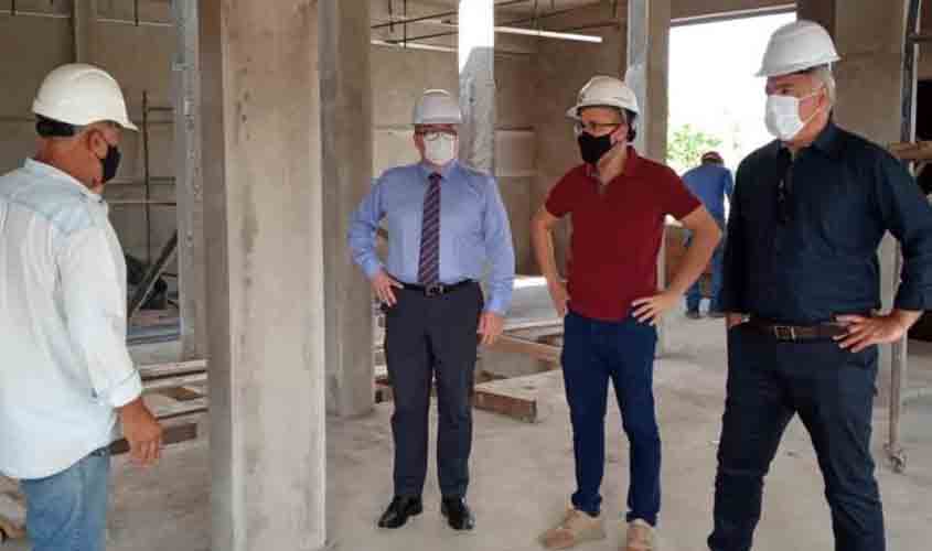 Parte estrutural da obra do novo prédio da Promotoria de Justiça já está concluída