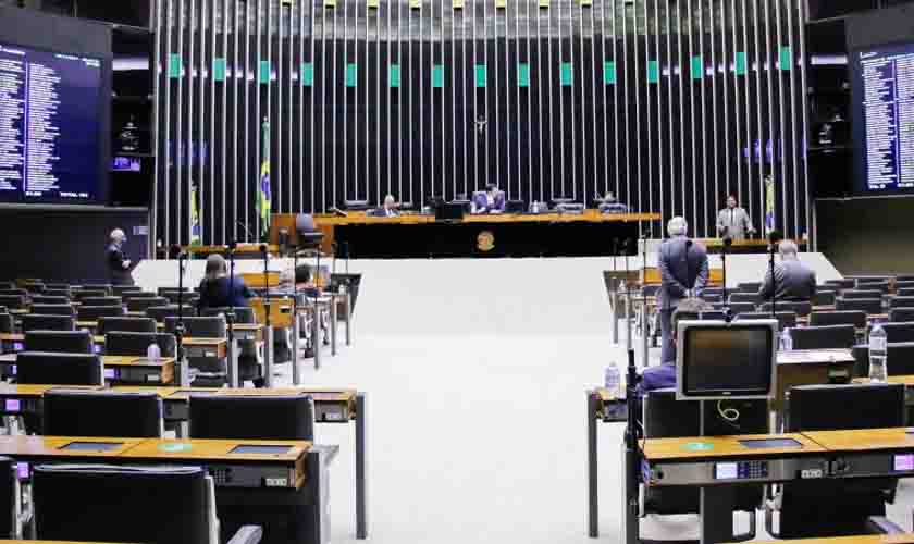 Câmara pode votar MP que criou o programa de renda Auxílio Brasil 