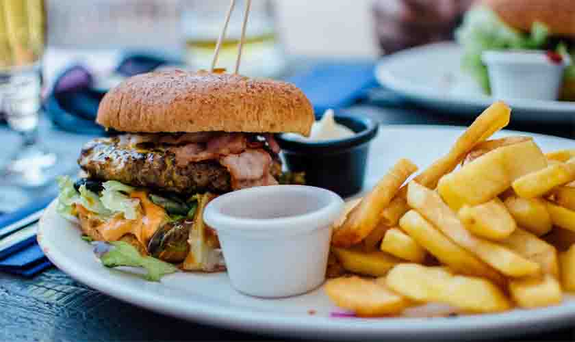 Que tal preparar hambúrguer artesanal em casa?