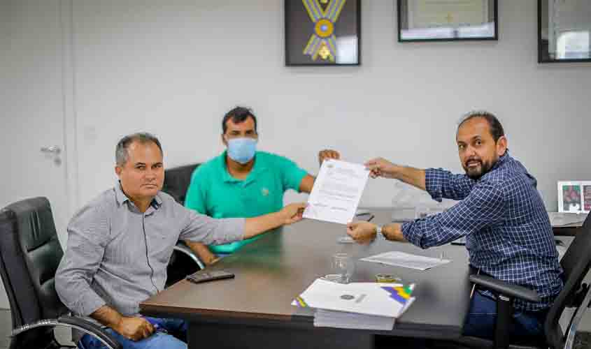 Presidente Laerte Gomes recebe lideranças de Itapuã do Oeste e atende demandas do município