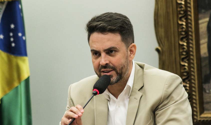 Léo Moraes mostra produção parlamentar  e aproveita para felicitar os rondonienses
