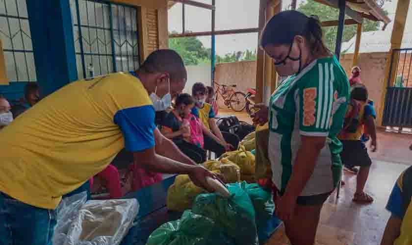 Kit da agricultura familiar é entregue a alunos da rede municipal de ensino de Porto Velho
