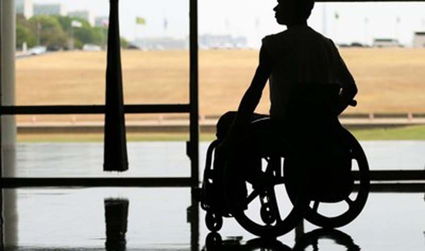 Servidores municipais e estaduais que têm filho ou dependente com deficiência podem ter jornada reduzida