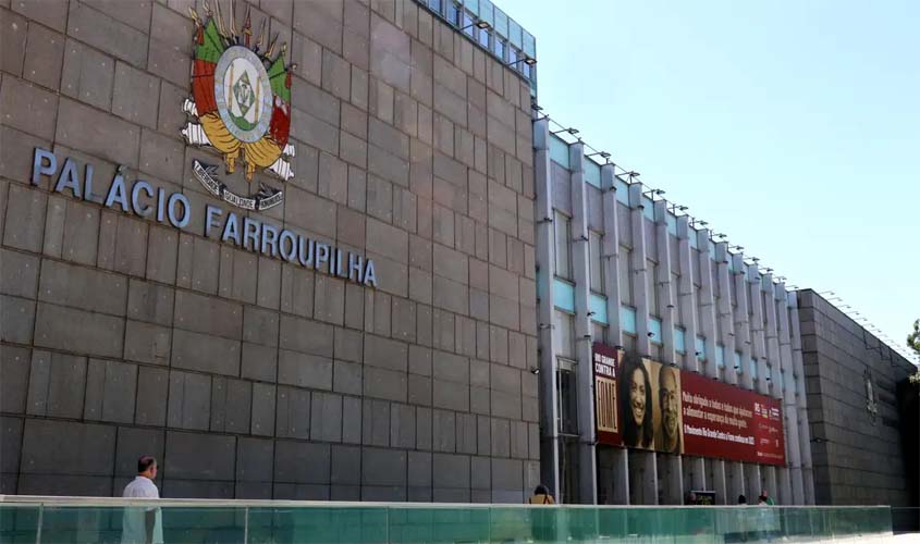 Lula sanciona porte de arma para policiais legislativos