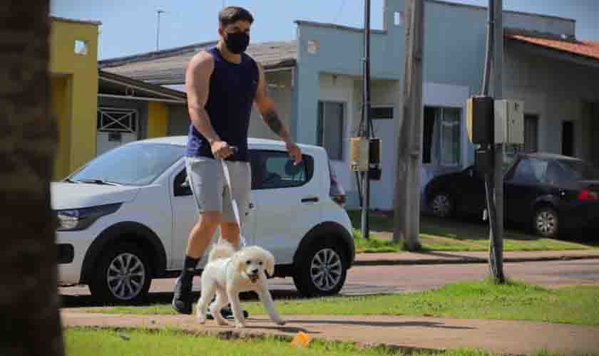 Cerca de 300 pets recebem vacinação antirrábica em ação no Bairro Novo, em Porto Velho