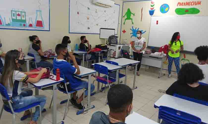 Estudantes do distrito de Calama, no Baixo Madeira, recebem visita de profissionais da Mediação Tecnológica