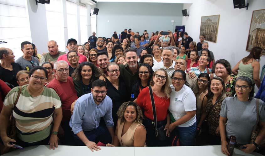 Servidores municipais têm pleito histórico atendido após dez anos