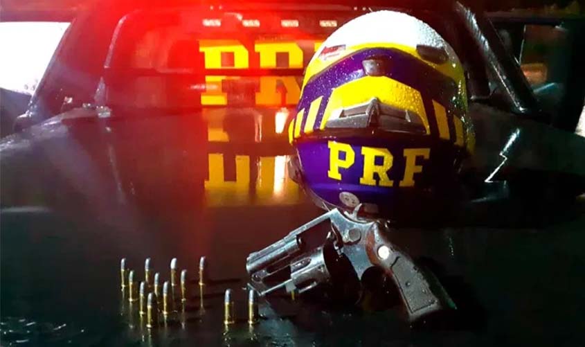 PRF detém homem por porte ilegal de arma de fogo