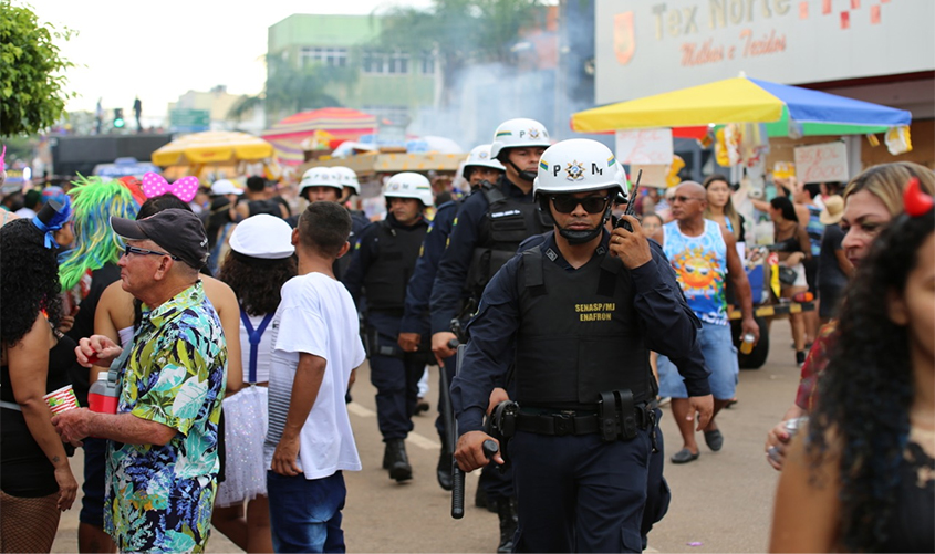 Policiamento reforçado tem garantindo segurança aos foliões; 300 policiais militares atuaram na Banda do Vai Quem Quer