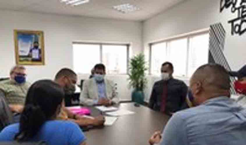 Deputado Jair Montes recebe demandas dos moradores do bairro Cascalheira em Porto Velho