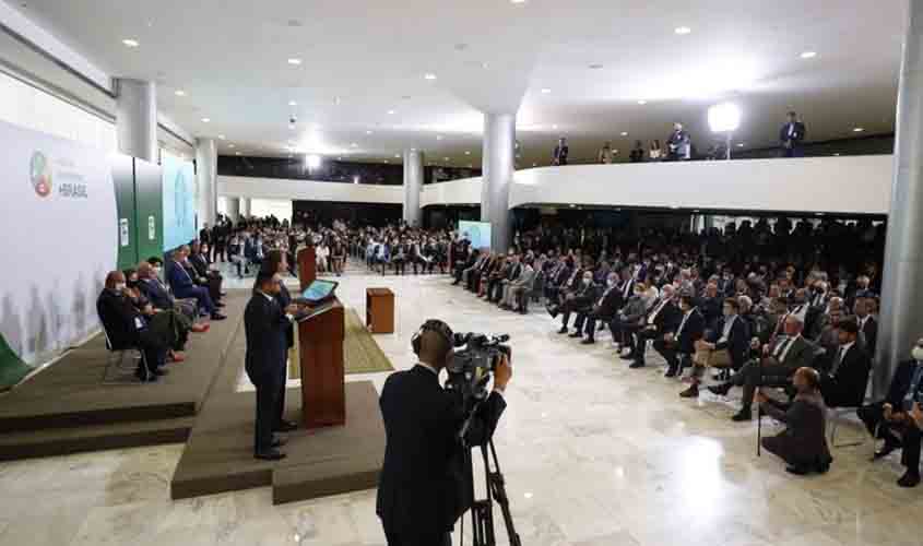 Prefeitos de Rondônia participam de encontro com presidente Bolsonaro para lançamento de projeto de auxílio à gestão municipal