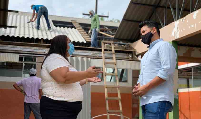 Marcelo Cruz acompanha obras de reforma da escola São Sebastião em Porto Velho