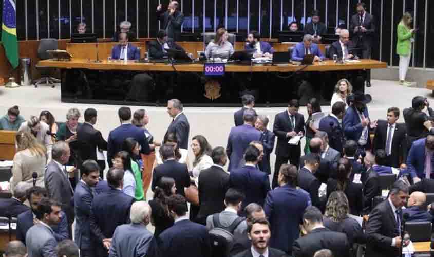 Divulgação de imagens sexuais falsas geradas por IA pode virar crime