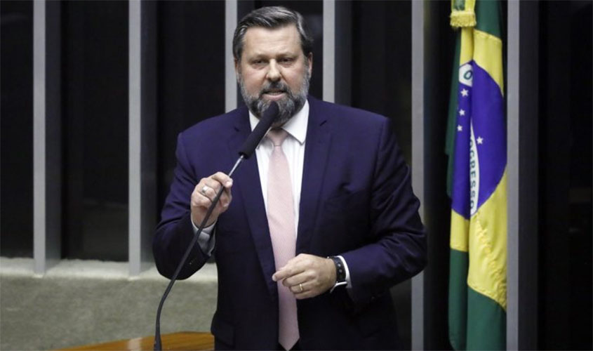 Projeto endurece pena para quem descumprir norma sanitária