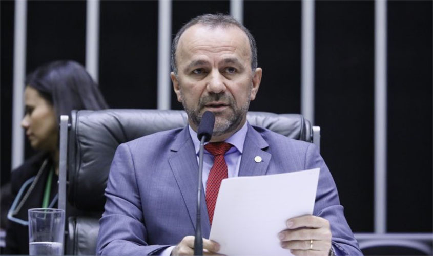 Projeto isenta pequenas empresas do pagamento de tributos para minimizar danos de pandemia