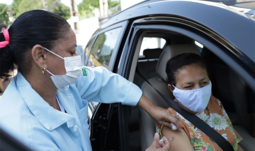 Serviço de ‘drive thru’ desafoga unidades de saúde