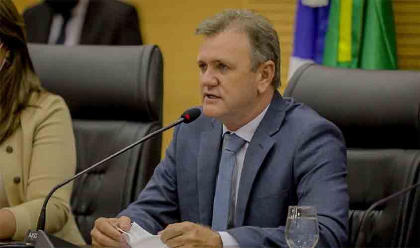 Deputado Luizinho Goebel afirma que vacinas contra o coronavírus devem chegar a  Rondônia no próximo mês