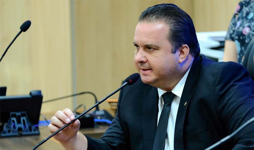 Luís do Hospital apresenta projetos que beneficiarão pessoas em tratamento com medicamentos à base de canabidiol