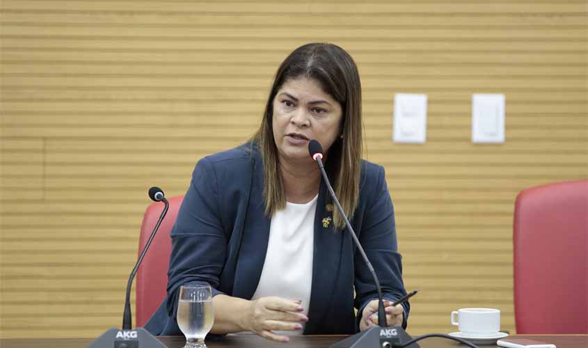 Cássia Muleta indica conclusão de obra de subestação no Caladinho