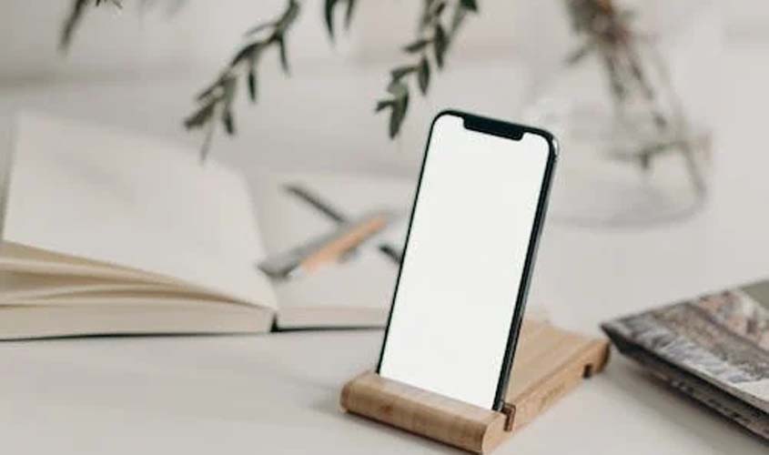 Comprar iPhone usado vale a pena? Confira prós e contras