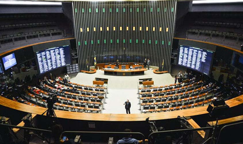 Governo não barra CPMI e tenta trazer de volta tropa de choque para virar o jogo no Congresso