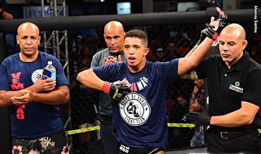 Adolescente acolhido na Casa da Juventude de Porto Velho se torna atleta de MMA em São Paulo
