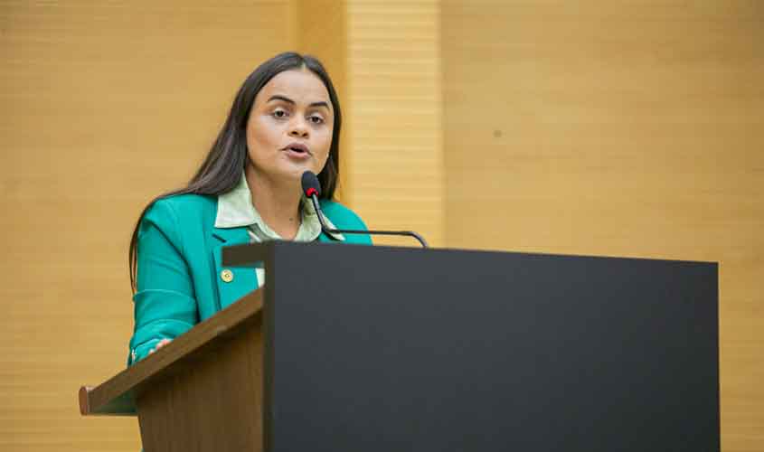 Deputada Dra. Taíssa faz apelo por pacientes que aguardam cirurgia de neurologia no Hospital João Paulo II