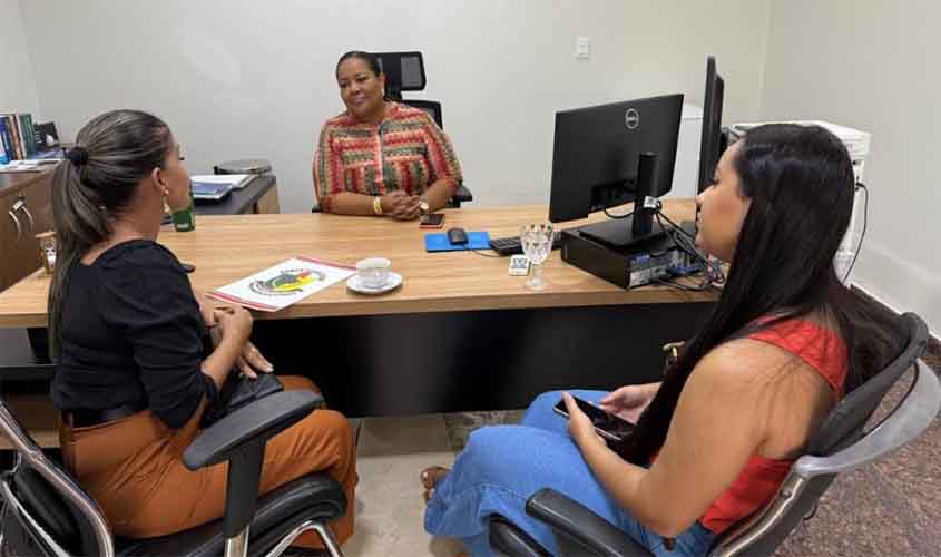 Elero firmam parceria para levar cursos profissionalizantes ao município