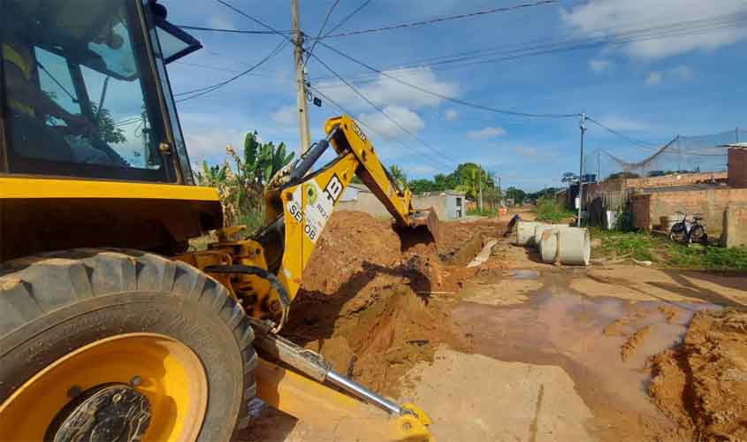 Prefeitura realiza obra de drenagem na rua Verônica, zona Leste de Porto Velho