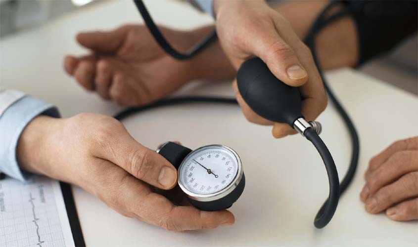 Pressão alta avança e impulsiona quase 350 mil mortes no Brasil