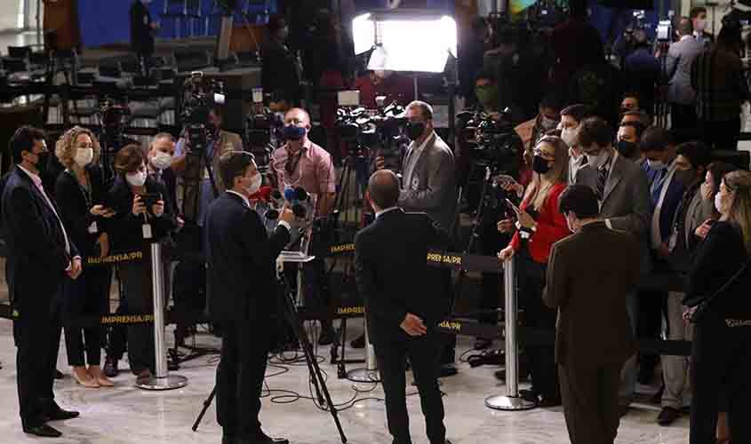 Senado discute projetos para melhorar condições de trabalho de jornalistas  