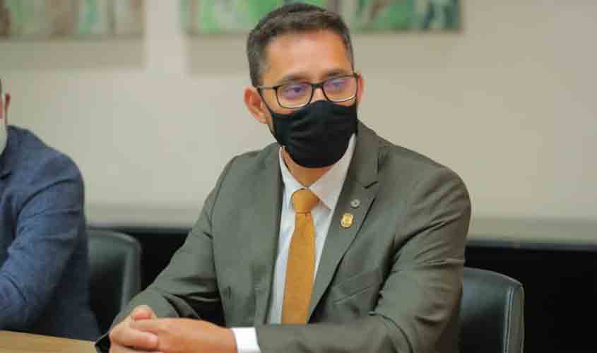 Governo informa a deputado que medidas para redução do ICMS nos combustíveis estão sendo tomadas