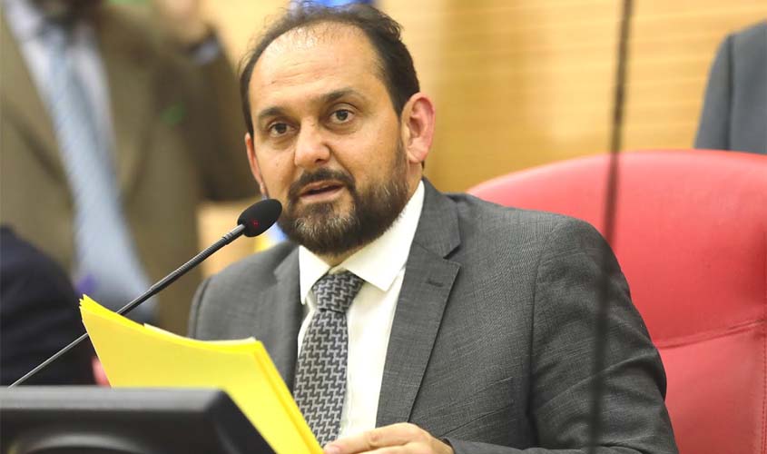 Presidente Laerte Gomes indica recuperação da RO-479 em Presidente Médici