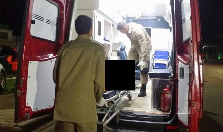 Homem é ferido com paulada na cabeça 