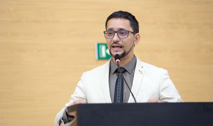 Governo atende deputado Anderson e informa solução para o transporte escolar em Buritis