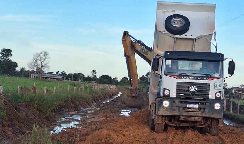 Prefeitura de Porto Velho garante acesso e fortalece produção leiteira na Vila da Penha