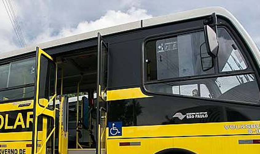 Proposta autoriza professor a usar assentos vagos em transporte escolar público