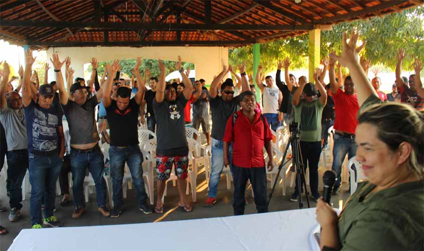 Agentes penitenciários realizam mais uma assembléia neste sábado