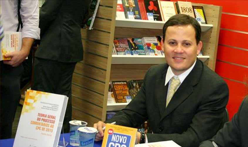 Emeron realiza palestra sobre o novo Código Civil com doutor da USP